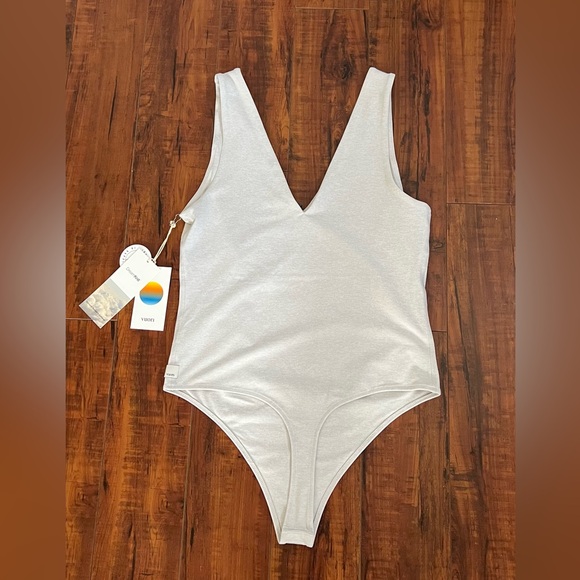 Vuori Halo Bodysuit - Picture 1 of 9